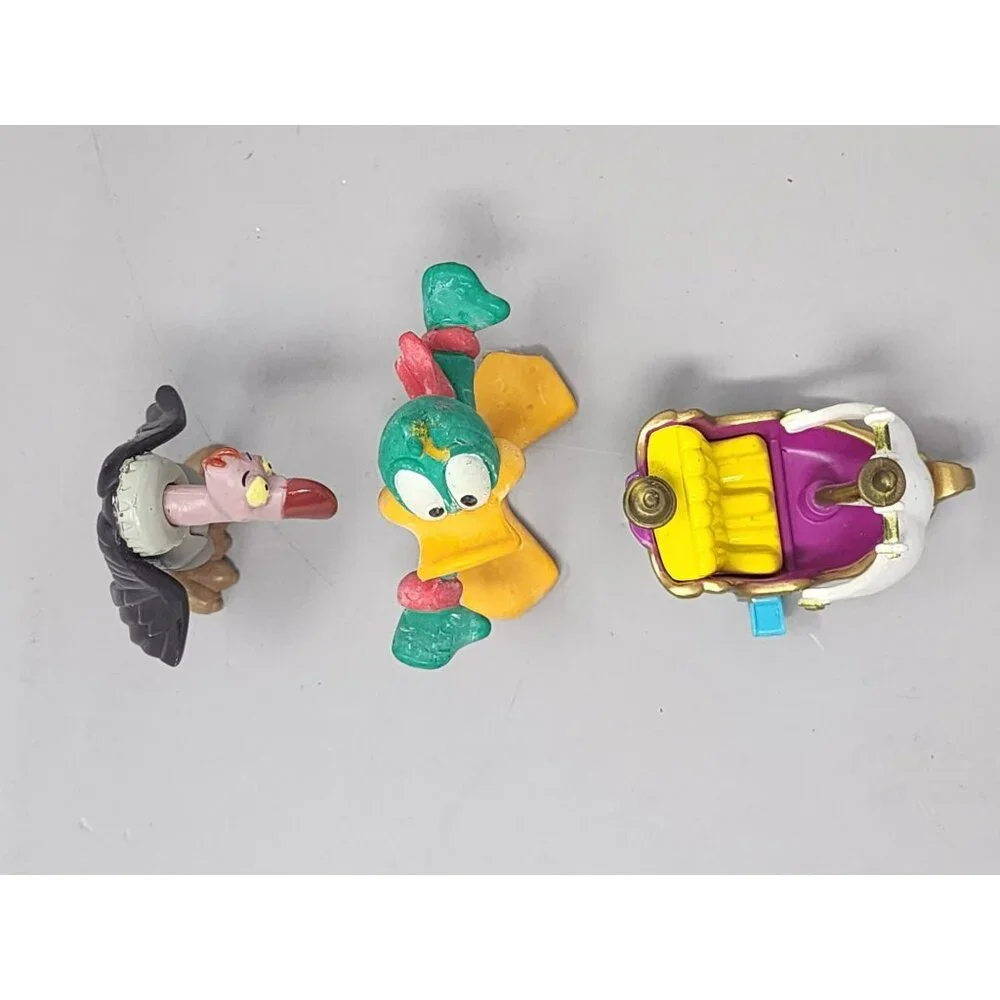 Vintage Warner Brothers/Disney/Unmarked Figures Featuring‎ Ship Duck & Vulture